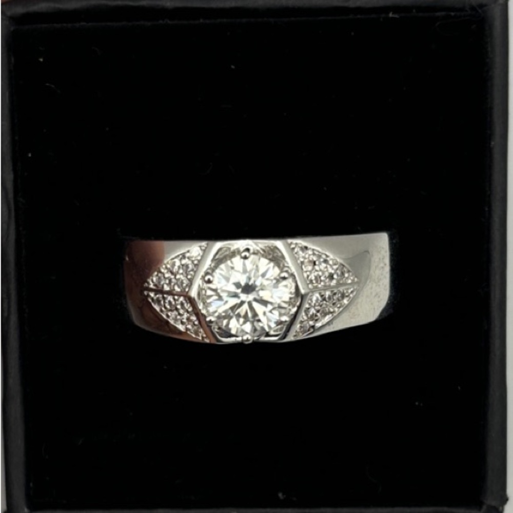 Elegant Silver 1.0 CT Moissanite Ring